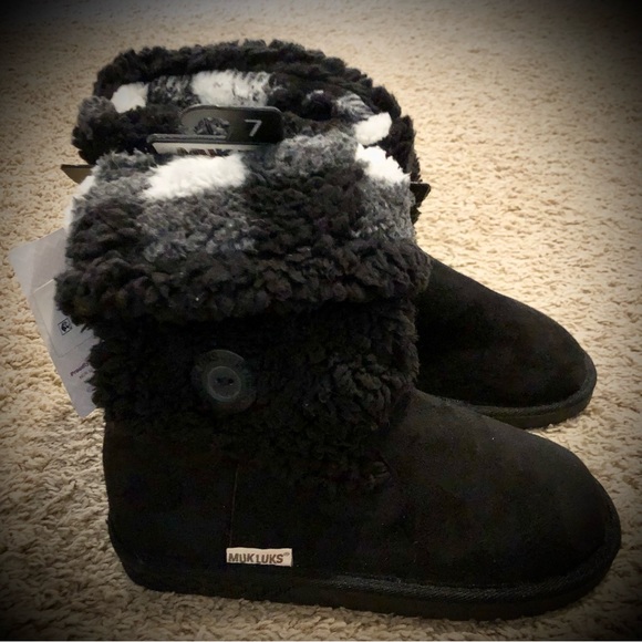❤️ NWT Muk Luks Black and white cozy booties - Picture 3 of 11